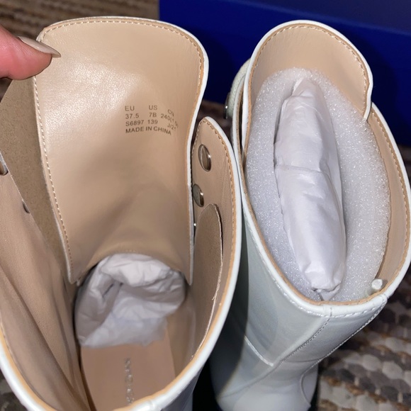 BRAND NEW IN BOX Stuart Weitzman combat boots. - Picture 4 of 6